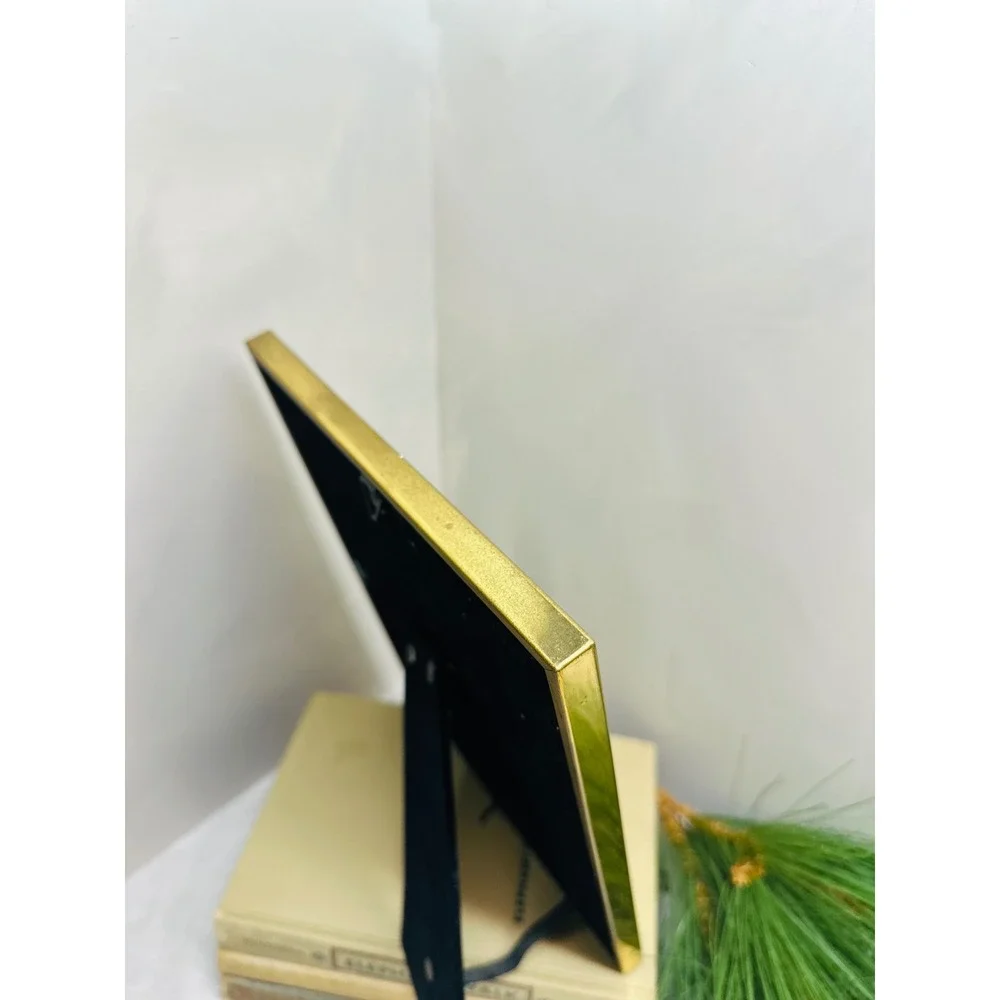 Vintage Brass Picture Frame 8x10 Tabletop Wall Mount Classic Minimalist - Picture 7 of 7